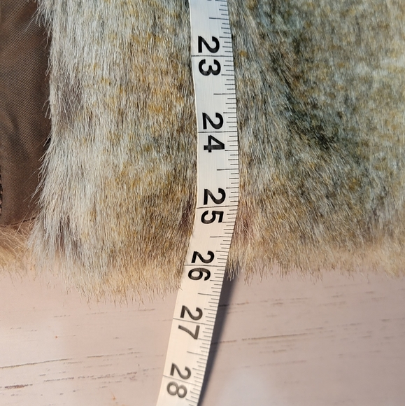 Faux Fur Reversible Vest by Waterproof  Garment Company Women's Size L - Picture 8 of 10